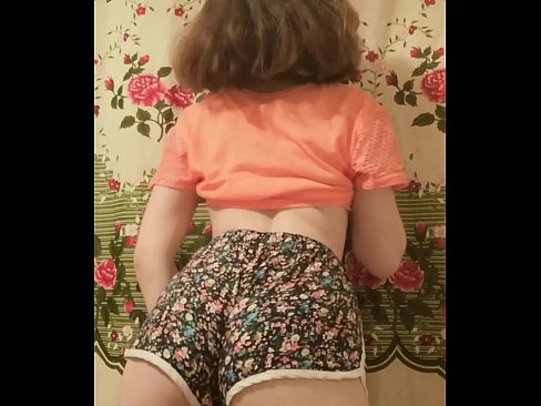 ❤️ Seksi enom bayek stripping mati dheweke kathok cendhak ing kamera ❌ Porno ing kita ﹏