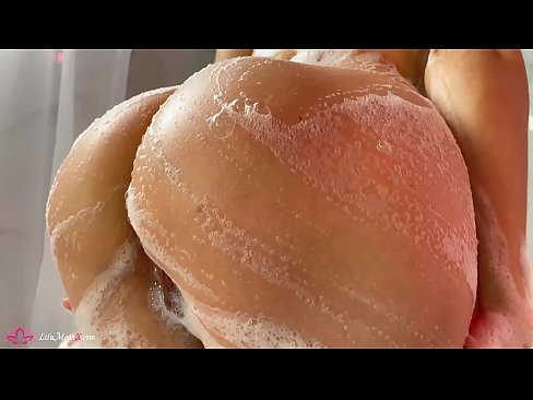 ❤️ Brunette Masturbates Pus karo Vibrator kanggo Intens Orgasme ing Shower ❌ Porno ing kita ﹏